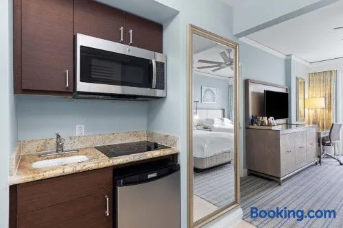 Stunning Studio Apartment Sited The Ritz Carlton - Image 1