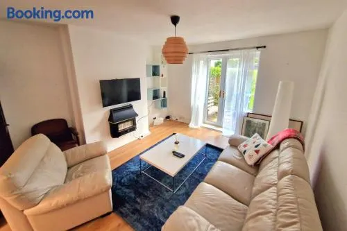 Harrogate Entire House, free private parking and garden - Image 1
