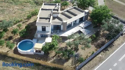 Terra Nova Luxury Villa - Image 1