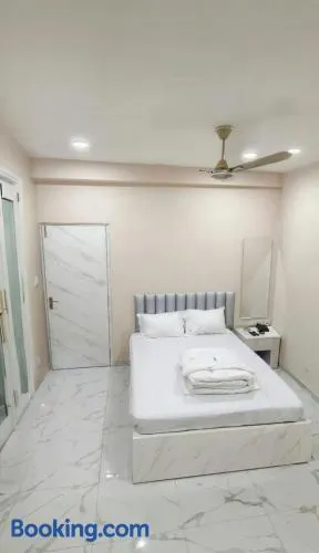Oyo B.K International Guest House - Image 1