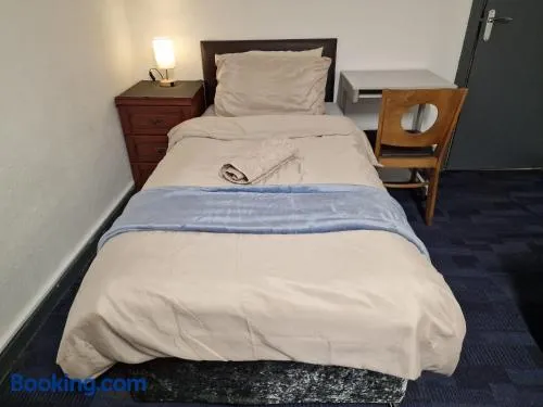 Room near East Midland Airport 5 - Image 1