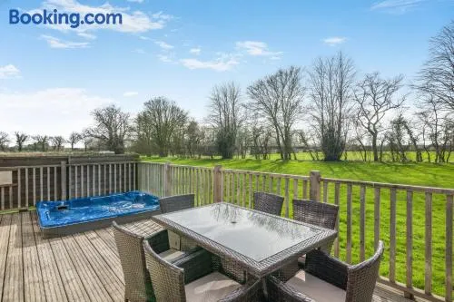 Primrose 2 bed-No Pets-Daisy - Image 1