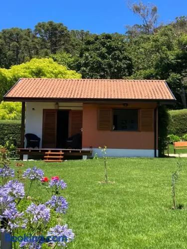 Chalé das Flores - Refúgio com clima de chácara no Centro de Gonçalves - Image 1