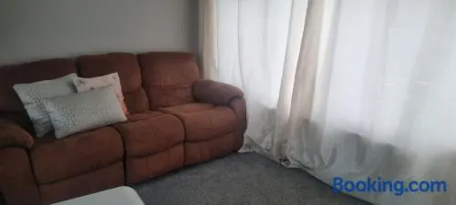 The Newark in Northgate 3 bedroom 5 beds parking garden - Image 1