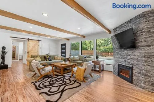 Redwoods Luxury Sanctuary - Image 1