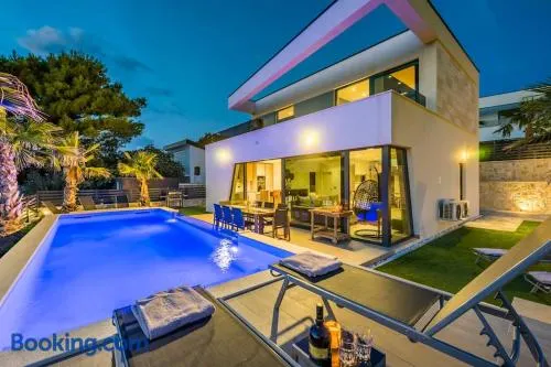 Villa Leonie, luxury villa with private pool - Image 1