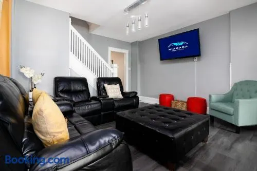 3BR Gem Near Falls-Sleeps 6 Comfortably - Image 1