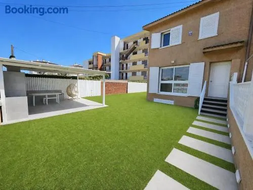 Family Home Right Next to the Beach - Image 1