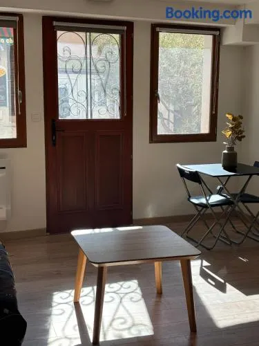 Studio au cœur du vieux village - Image 1
