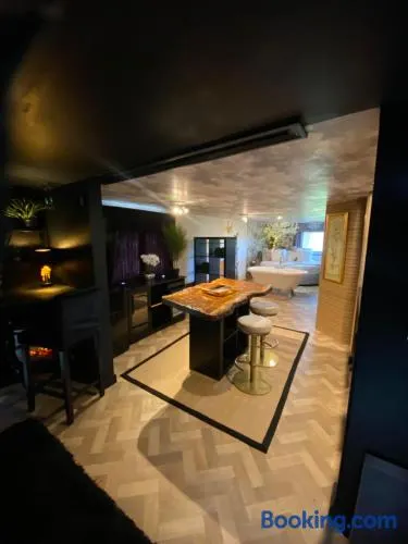 Simons Whody Hideaway - Image 1