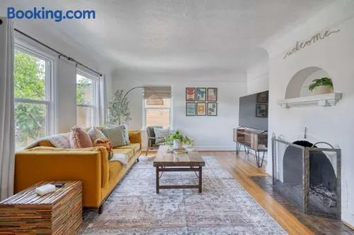 Cozy Boho 1BR - Walk to Shops & Cafes - Image 1