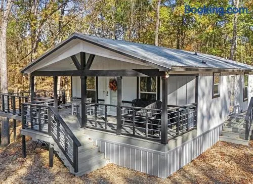 Broken Bow Cabin with Hot Tub, Deck & BBQ - Image 1
