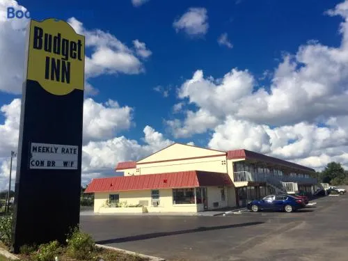 Budget Inn - Image 1