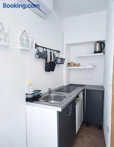 Private bedroom with bathroom - Image 1