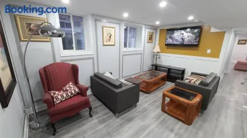 Luxury 2-Bedrooms Unit With Wifi, Ldr & Parking. - Image 1