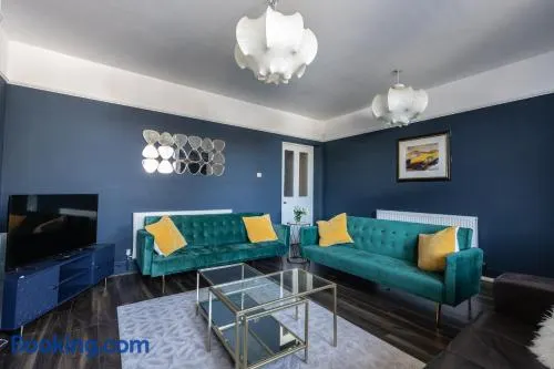Boutique family apartment in celebrity village. - Image 1
