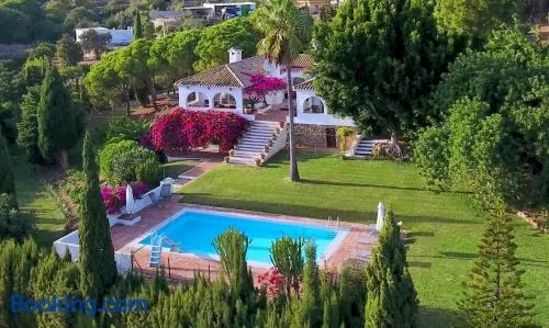 La Ciruela - Villa paisible jardin de 5000m2 piscine chauffée et vue sur mer - Image 1