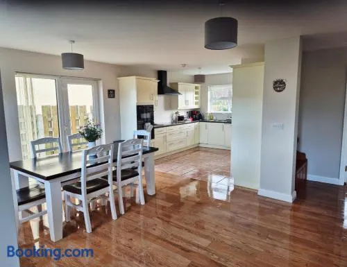 Beautiful Spacious 4-Bedroom House in Louisburgh - Image 1