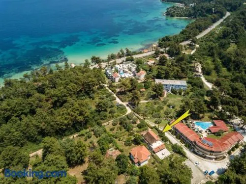 green & blue villa - Image 1
