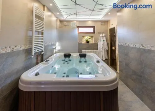 Central Park Home Spa - Image 1
