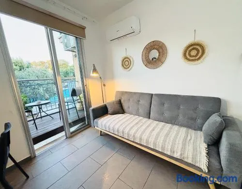 Modern Apt in Paphos Port - pool & 50 m to the sea - Image 1