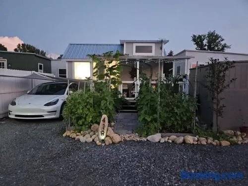 R & R's Modern Retreat - Image 1