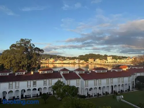 Apartamento con terraza y vistas al mar en la Isla de la Toja - Image 1