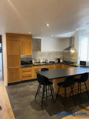 House with 3 bedrooms in Mons, 120 m², garden - Image 1