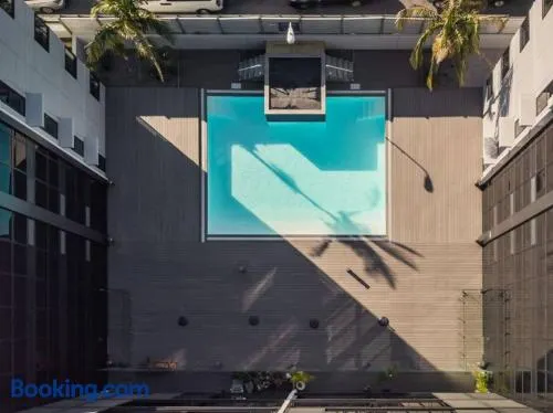 The Hideaway - Gym, Sauna, Spa - Beach Access - Secure Parking - Image 1