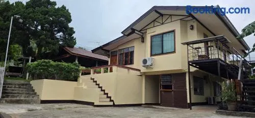 P.L.P Guesthouse - Mae Hong Son - Image 1