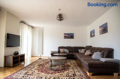 Ganzes Haus mit viel Platz für Familie und Freunde - Image 1