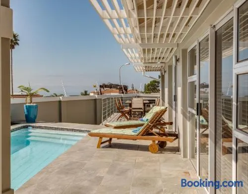 Exclusive Poolside Villa, Humewood - Image 1