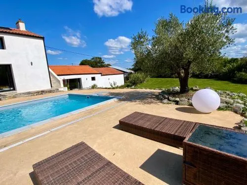 Kinderfreundliches Landhaus mit Pool, Garten und Terrasse | Gartenblick - Image 1