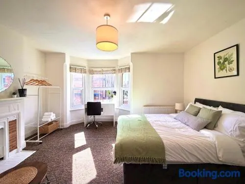 Central Reading Guest House - Image 1