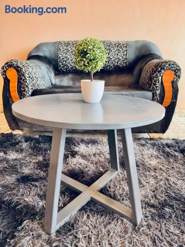 Vista Home - Image 1