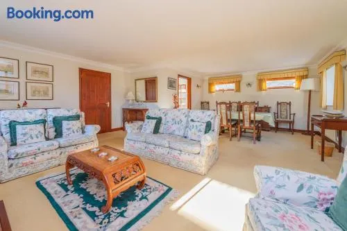 Willow Cottage - Image 1
