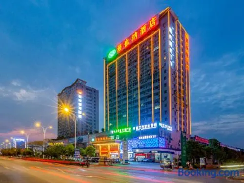 Vienna Hotel Yichun Administration Center store - Image 1