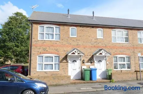 Friars Walk 2 with 2 bedrooms, 2 bathrooms, fast Wi-Fi and private parking - Image 1