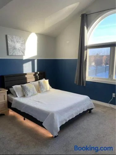Serene Bedroom with Private Ensuite - Image 1