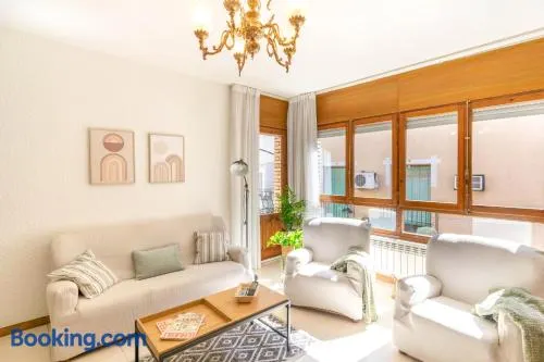 Nuevo apartamento próximo a Sendaviva y Bardenas - Image 1