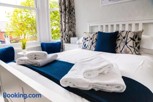 Kingsway Guesthouse - A selection of Single, Double and Family Rooms in a Central Location - Image 1