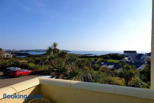15 The CLIFF APARTMENT-2 BED- SEA VIEW - Image 1