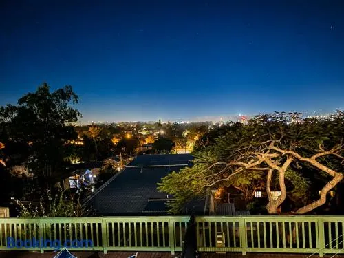 Sunlit Lodge - Image 1
