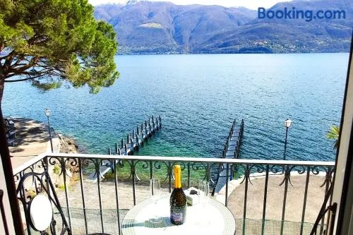 Casa al Lago - Lakefront two-storey apartment on Lake Promenade - Image 1
