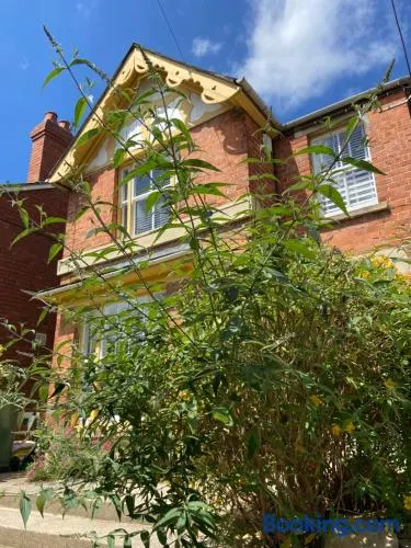 Glen Villa - 3 bedroom house - Stroud town centre - Image 1