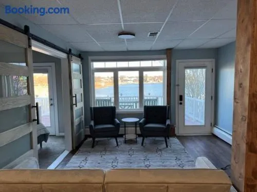Peninsula Point Cozy Lakefront Condo 1BR 1BA - Image 1