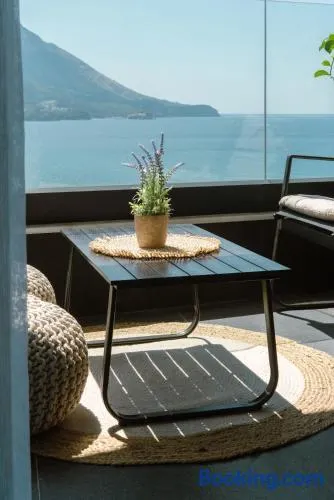 ZOA Seaview Apartment - Image 1