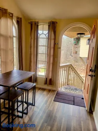 Woodland Apartments - Image 1