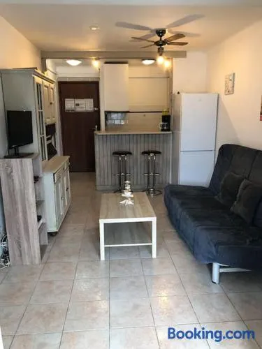 Appartement T 2 meublé sur canal - Image 1