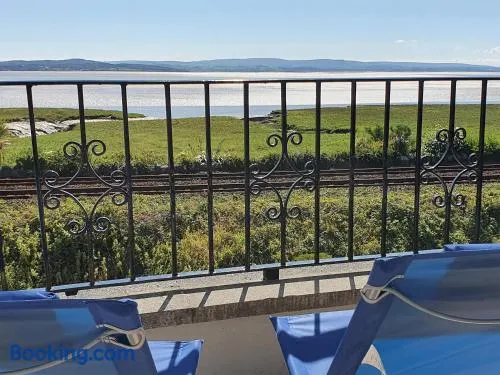 Dolphin Cottage - Image 1